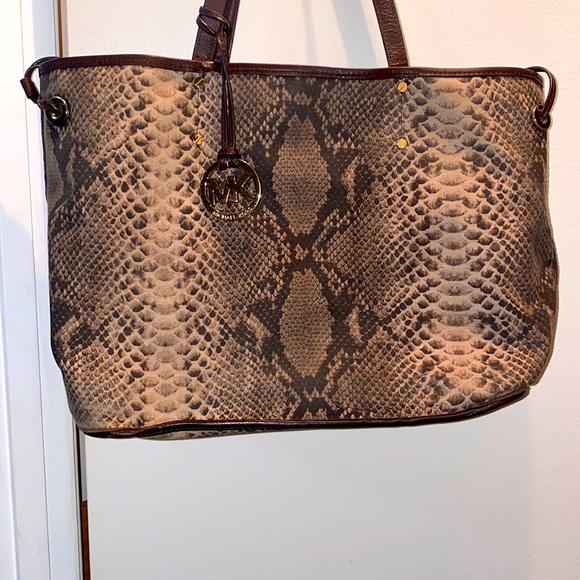 Michael Kors Purse - Picture 1 of 4